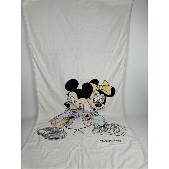 Vintage Mickey And Minnie 100% Cotton Beach Towel - Picture 1 of 14
